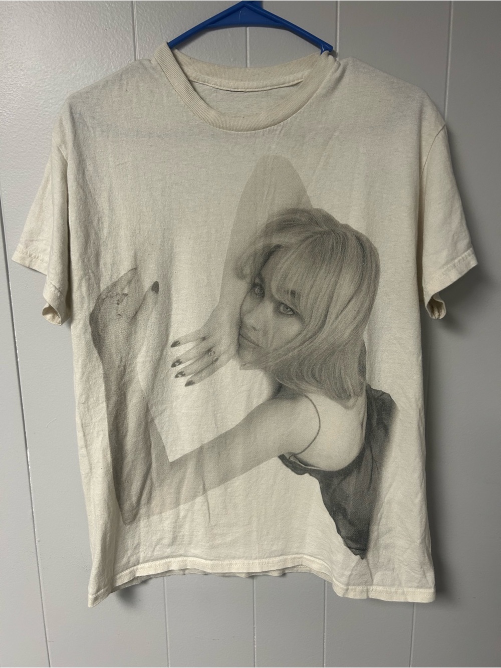 Sabrina Carpenter “Emails I can’t send” tour T-shirt